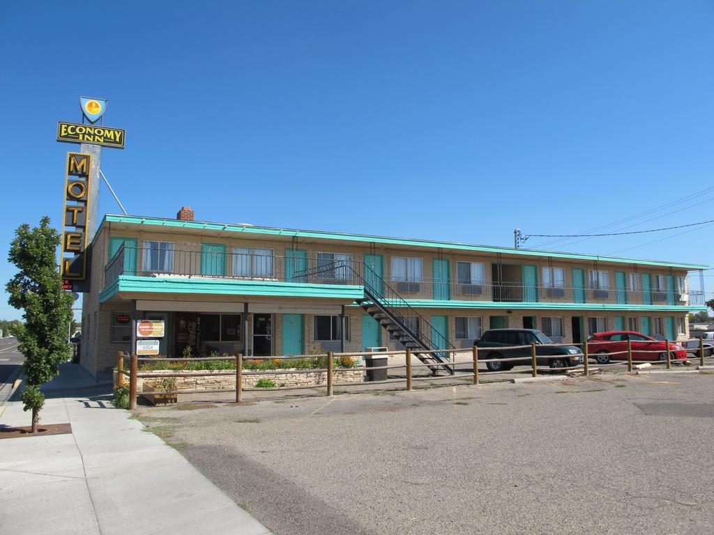 Economy Inn 온타리오 외부 사진