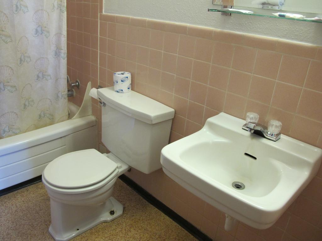 Economy Inn 온타리오 객실 사진